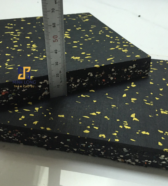 Gạch cao su mặt thảm EPDM chấm vàng dày 20mm